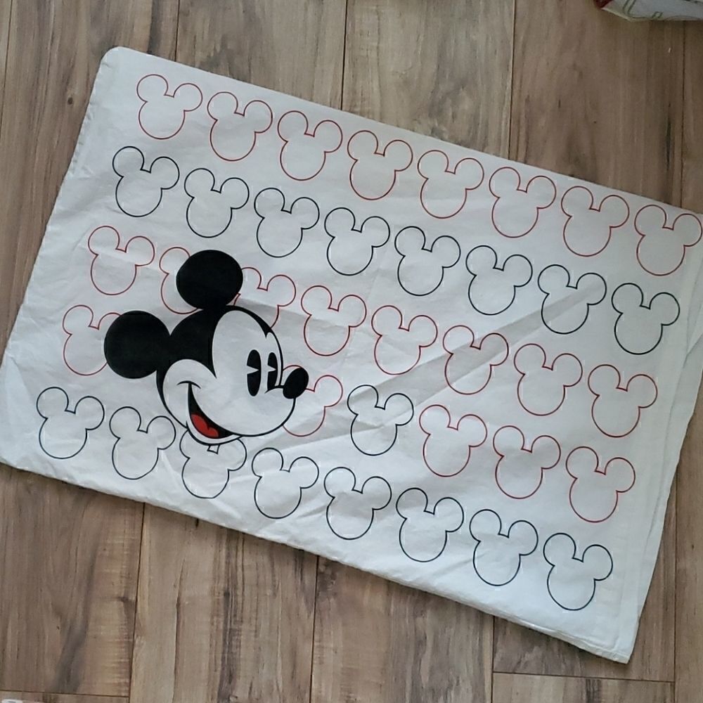 Disney | Mickey Mouse Pillowcase - Picture 5 of 5